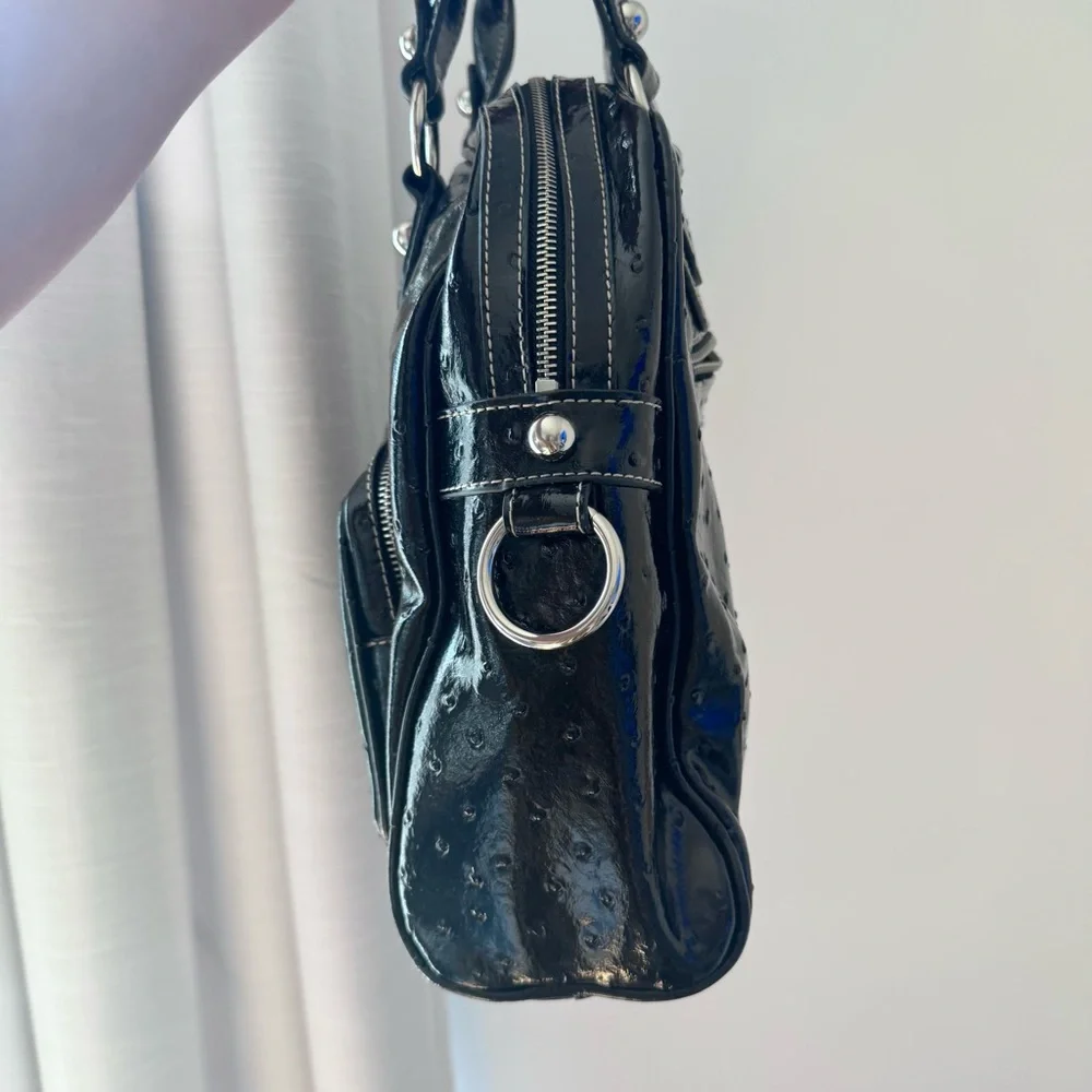 Vintage GUESS Y2K 90’s Black Women's Satchel Bag - Ostrich Pattern